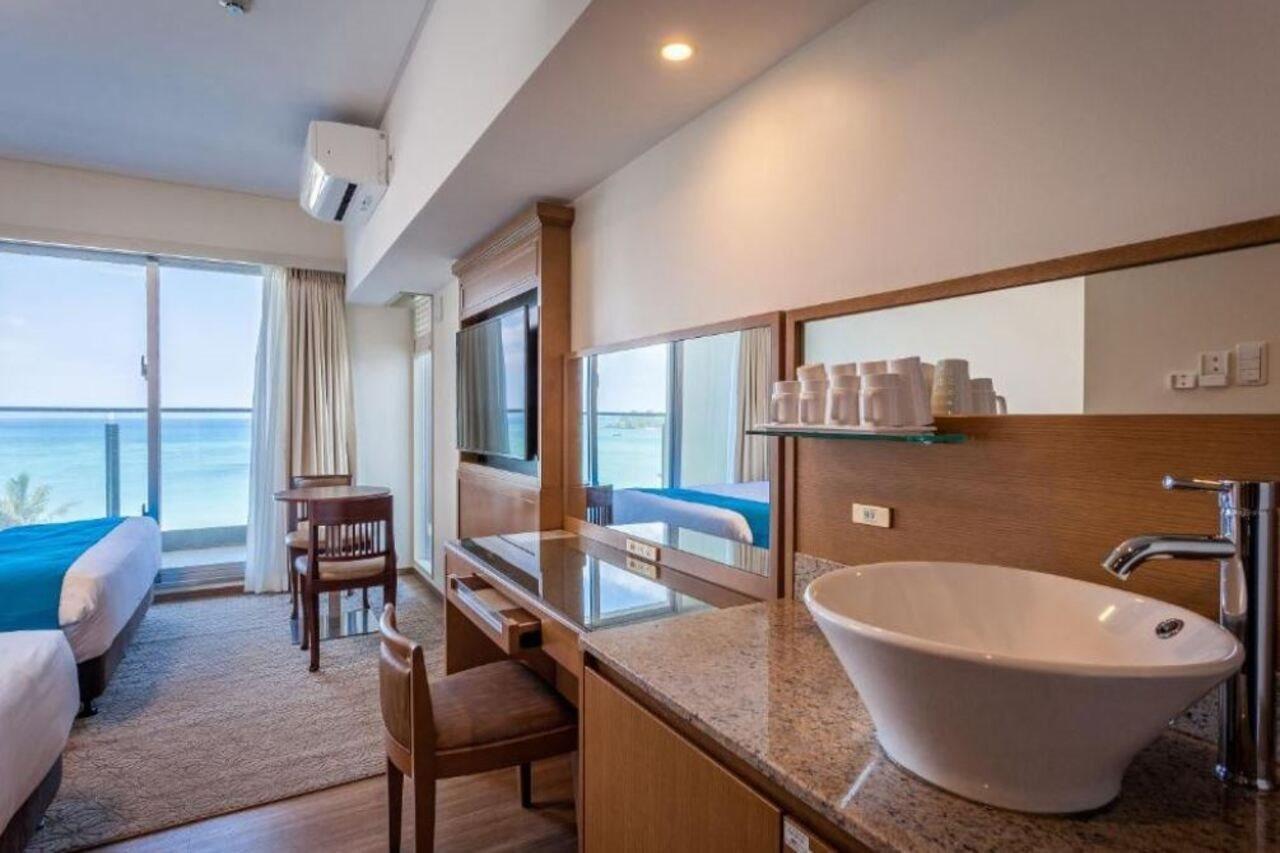 Kariyushi Lch. Resort Nago Exterior photo
