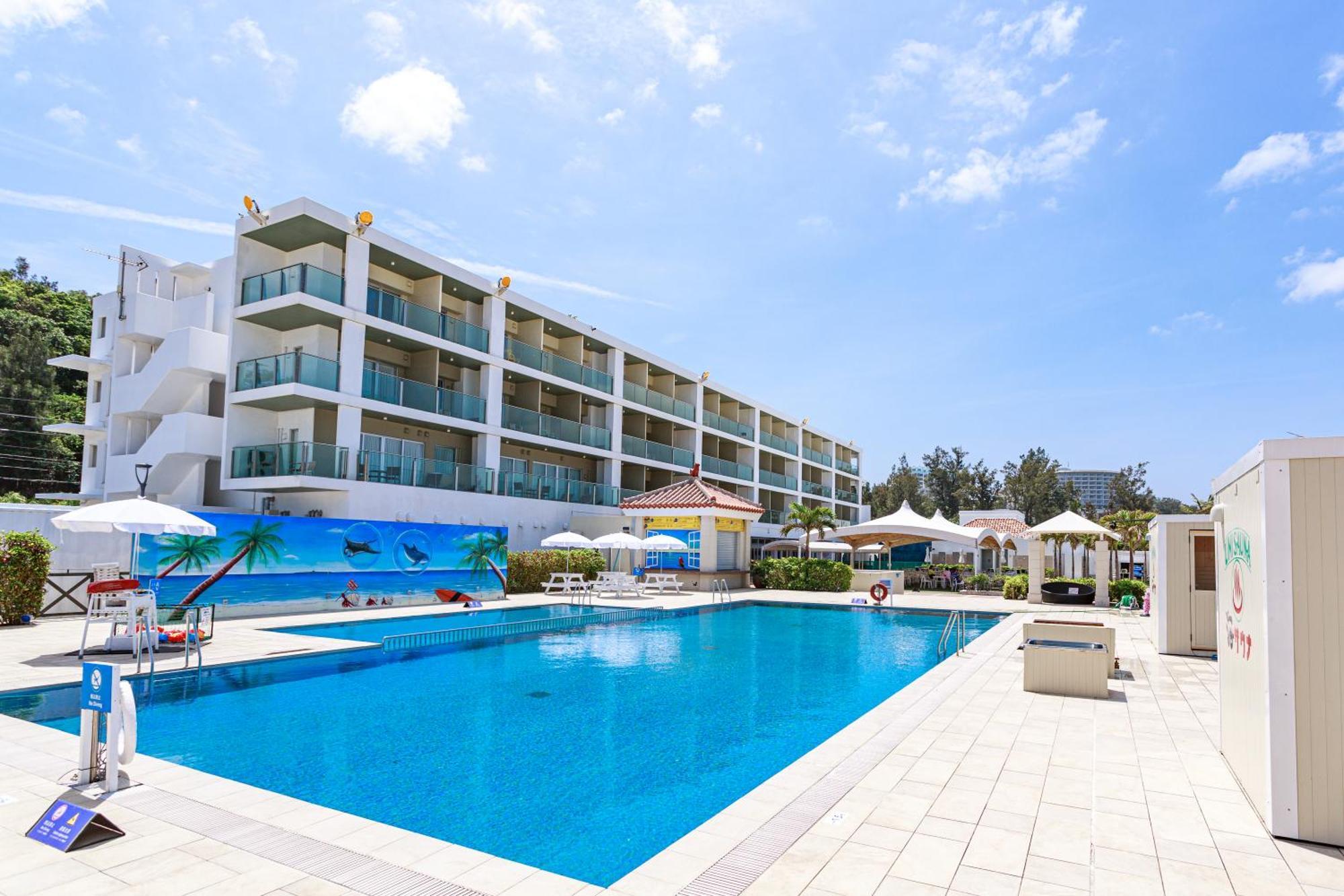 Kariyushi Lch. Resort Nago Exterior photo
