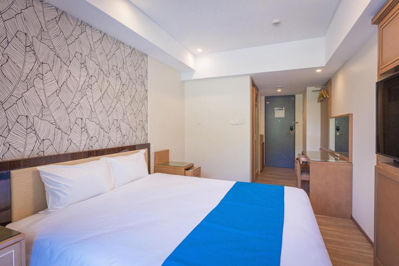 Kariyushi Lch. Resort Nago Exterior photo